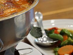 -Chom Cafe and Restaurant