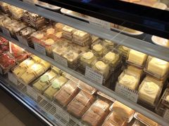 -红宝石·鲜奶小方·海派西点房(四平店)