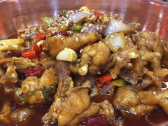 -虾弄弄海派小龙虾·牛羊蝎子火锅