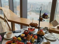 靠窗位-三迪希尔顿酒店·星空酒廊