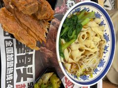 招牌排骨刀削面-犟骨头排骨饭•大骨面(弘阳广场店)