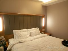 -全季酒店(上海火车站天目西路店)