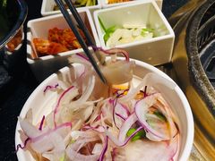 拌生洋葱-嘿嘟嘟·肋条烧肉放题(爱融荟城店)