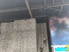 -迪卡侬(西华店)