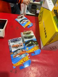 -逝水玩具折扣店