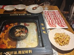 -老牌坊云南鱼豆花火锅(哈西万达店)