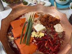 -墨居上隐·院子里火锅(峨眉店)