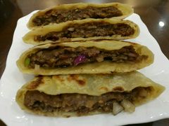 -老码头黑皮肘子锅包肉熏酱水饺(文政街店)