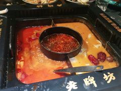-老牌坊云南鱼豆花火锅(哈西万达店)