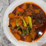 这家新疆菜馆真是绝了！羊肉串烤得香喷喷