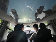 -TESLA 特斯拉(上海太古汇体验店)