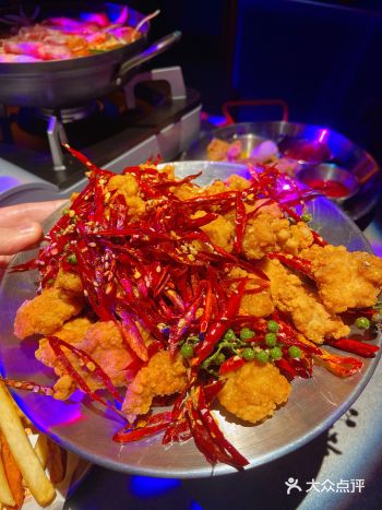 终于知道为什么韩剧里都喜欢炸鸡配啤酒 可乐炸弹桶