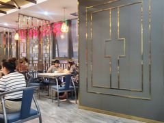 大堂-凤凰路何眼镜香辣蟹(花果园店)