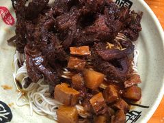 金牌半筋半肉面-旺泉餐饮店·清真牛肉面馆