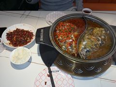 -阿瓦山寨·湘菜现炒·剁椒鱼头王(咸阳总店)