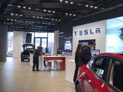 -TESLA 特斯拉(上海太古汇体验店)