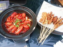 -何师烧烤Pro ·江湖川菜·小龙虾·精酿(太古里旗舰店)