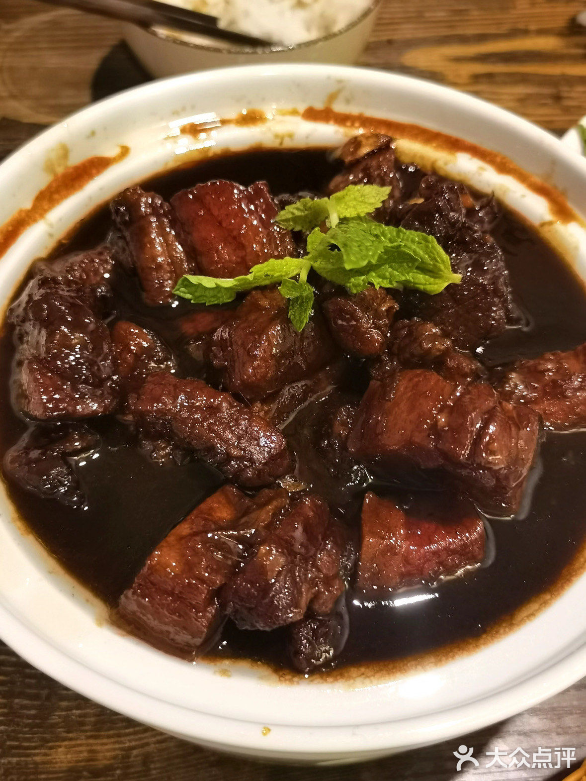 云喃里云南菜(宁海路店)店比较小 在一个巷子了