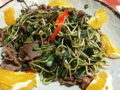 葵苗炒牛展-龙桥私厨·姜花菊花过桥鱼·顺德菜(容桂店)