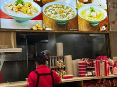 -小杨生煎(金山百联购物中心3楼店)