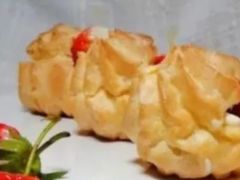 草莓味泡芙-瑞幸咖啡(中关村科贸电子城店)