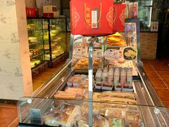 面包甜点陈列柜-龙山村烘焙工坊(梨园云景里店)