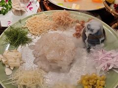 -得意咚瓜·顺德鱼生·冬瓜火锅(深圳首店)