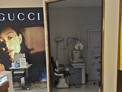 -J-Optical佳视明眼镜·蔡司视觉(青岛金茂览秀城店)