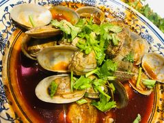 -爆炸头阿姨小四川正宗川味小吃(无任何分店)