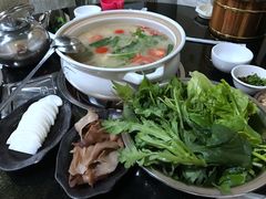 豆米汤锅+蔬菜-黔府豆米火锅野菜馆(南马店)