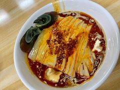 黑暗料理-何老二卤汁凉粉
