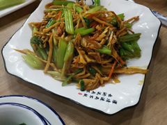 -老火大骨头汤馆