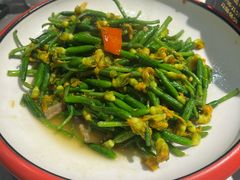 青瓜苗炒三层肉丝-钱山海鲜大排档