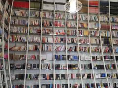 -钟书阁(松江泰晤士小镇店)