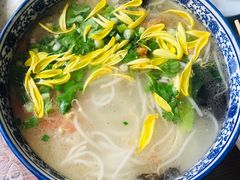 -榴乡缘云南蒙自菊花过桥米线