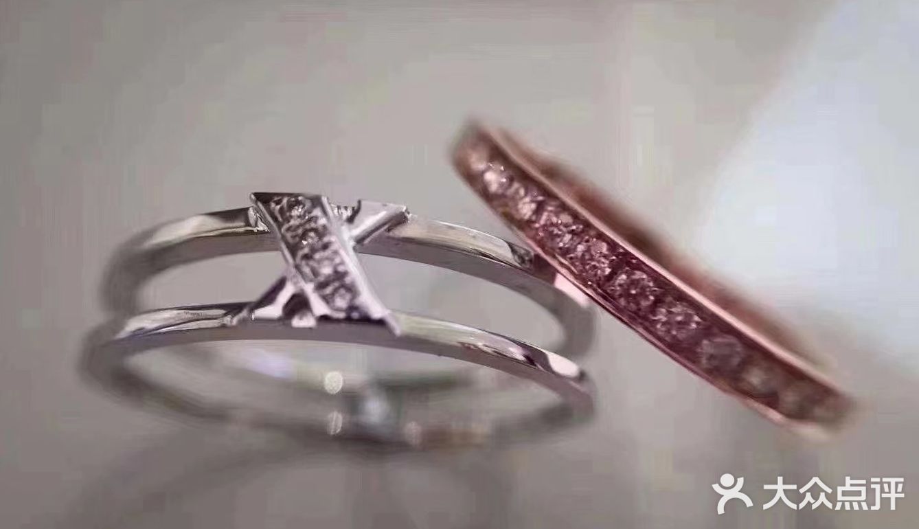 我愿意. 喜欢这款的原因大概是因为特别吧