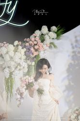 -Lady  Jane高端婚纱礼服馆