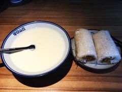 肉松咸蛋饭团-早安山丘·豆浆油条(小木桥路店)