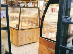 面包甜点陈列柜-BROAD面包路·欧式面包(龙湖时代C馆店)