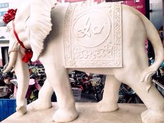 门面-三旗百汇商品城