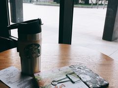 -星巴克臻选(莘庄仲盛店)