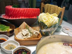 -洪氏嗨捞·猪肚鸡火锅(阳光天地店)