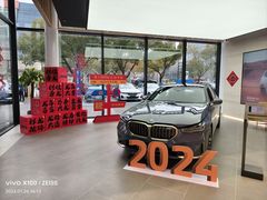 -上海宝信宝马4S店