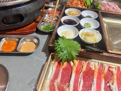 -围炉肉舍•炭烤活鳗•丹东海鲜烤肉(步行街店)