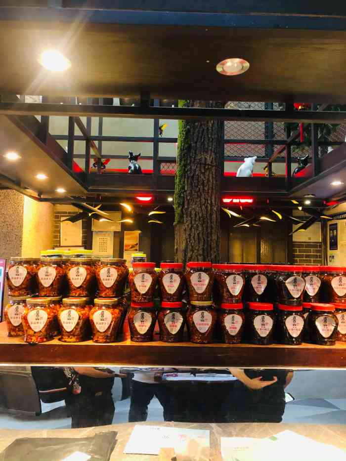 七号湘菜品还真是挺有湖南特色的.餐厅在居民楼的三四层.