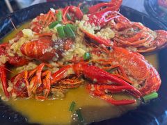 吮指蒜香风味小龙虾-虾易落味(杭州黄龙万科中心店)