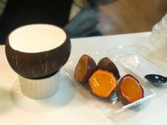 -志龙皇冠吃货椰子铺