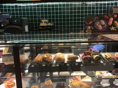 面包甜点陈列柜-星巴克臻选(威海威高广场店)