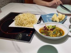 -黄记煌三汁焖锅(新佳丽江汉路店)