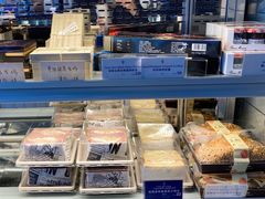 面包甜点陈列柜-黑草莓(重庆路店)